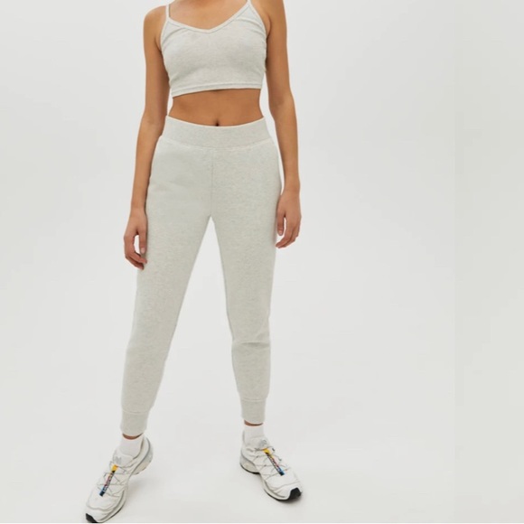 Aritzia Pants - TNA⭐️Cozy Fleece Perfect Pocket Sweatpants❤️